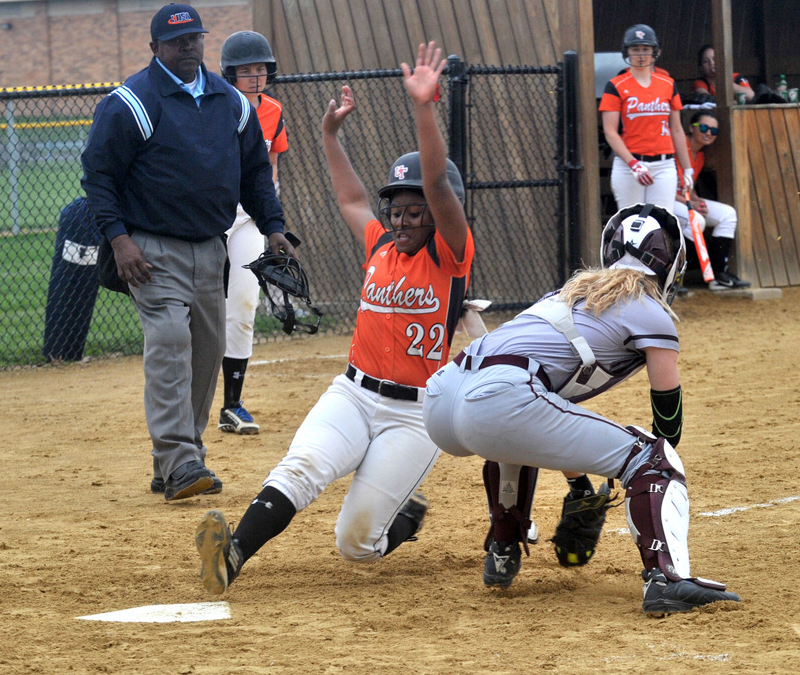 Neeld makes contact, sends Rockridge past UT